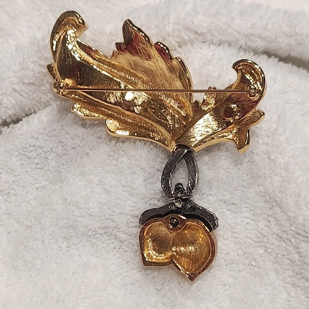 Avon Vintage‎ Acorn Leaf Brooch Gold Silver Tone Rhinestone Fall Autumn Jewelry